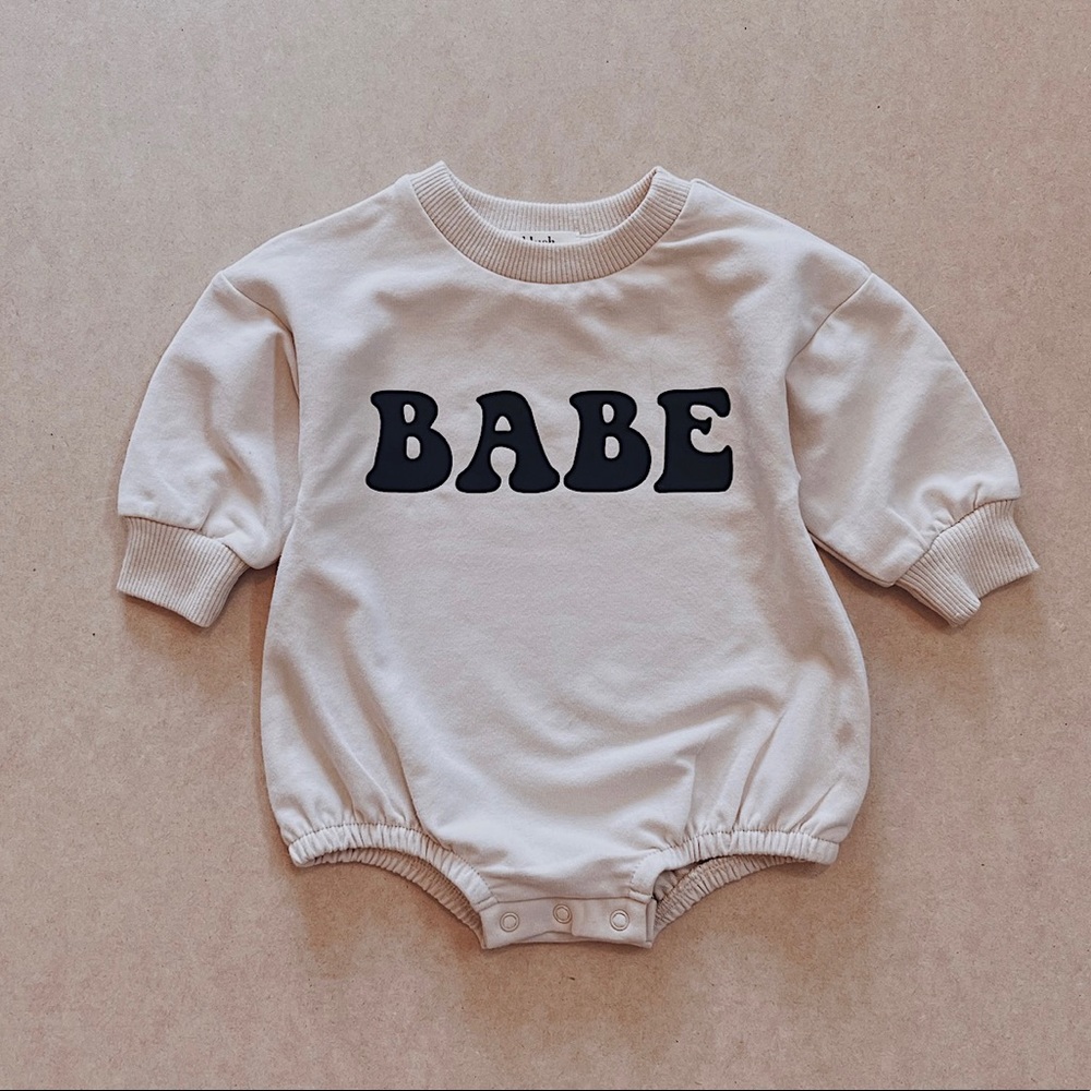 OAT | Blush Lotus “BABE, retro” Organic Baby Bubble Sweater Romper
